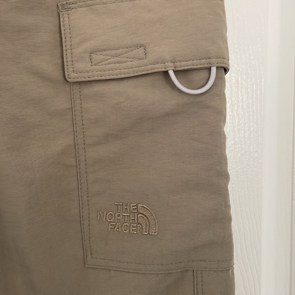 The North Face Crop high rise cargo draw string pants Women’s size 8 - Picture 3 of 6